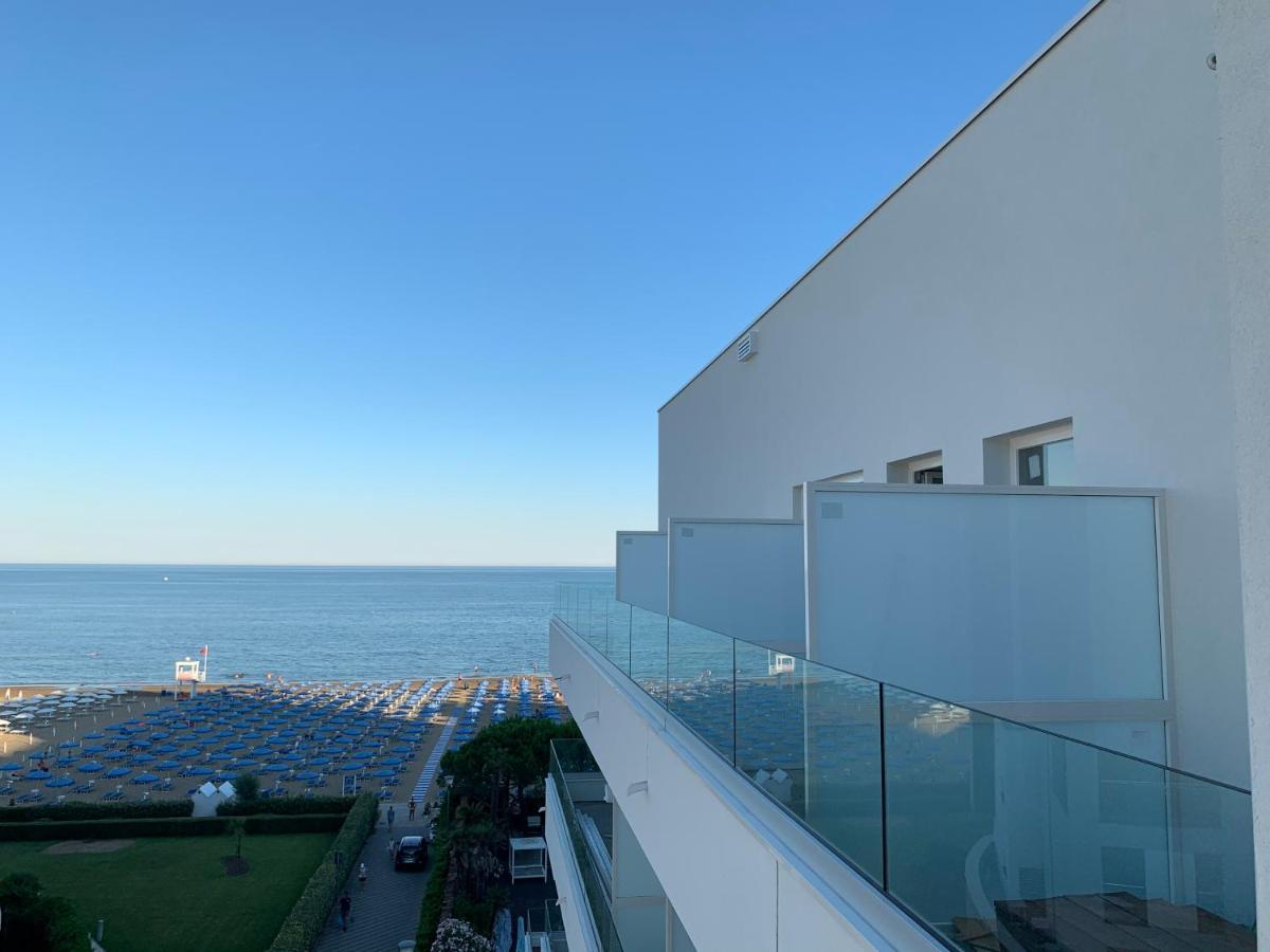 Park Hotel Cellini Лидо-ди-Езоло Экстерьер фото