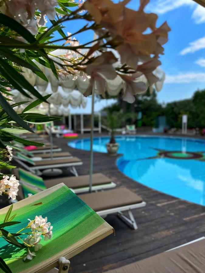 Park Hotel Cellini Лидо-ди-Езоло Экстерьер фото