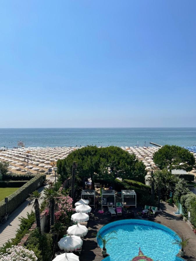 Park Hotel Cellini Лидо-ди-Езоло Экстерьер фото