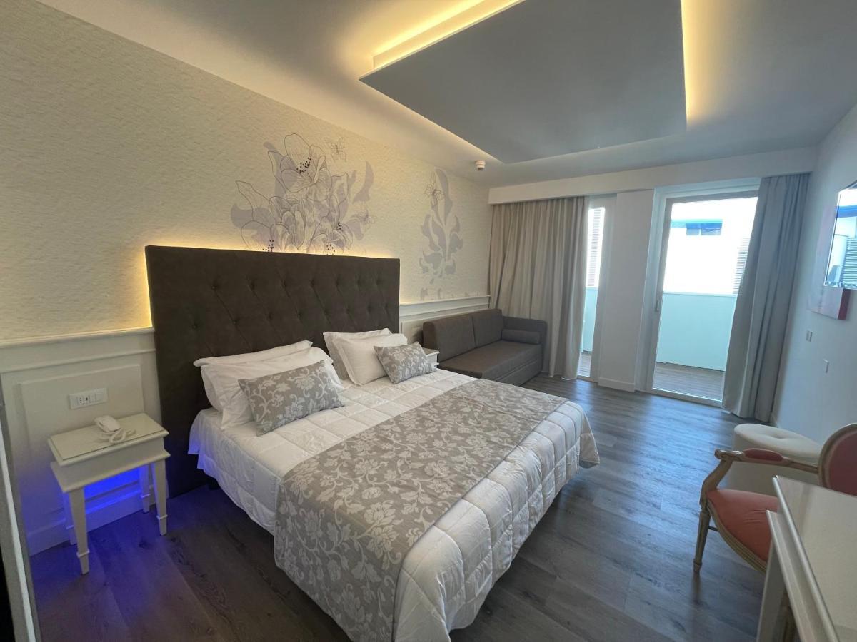Park Hotel Cellini Лидо-ди-Езоло Экстерьер фото