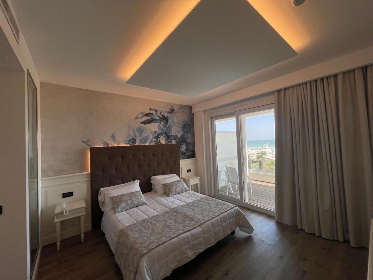 Park Hotel Cellini Лидо-ди-Езоло Экстерьер фото