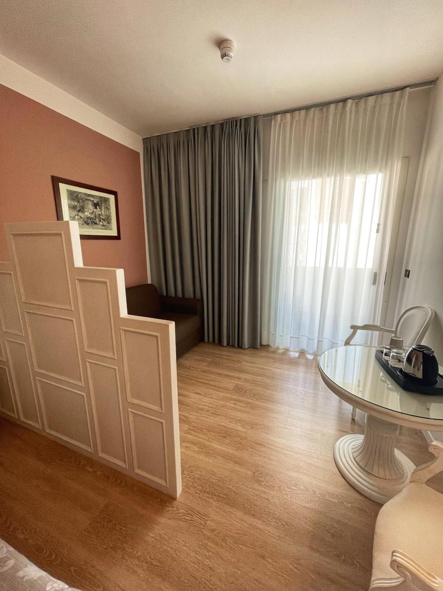 Park Hotel Cellini Лидо-ди-Езоло Экстерьер фото
