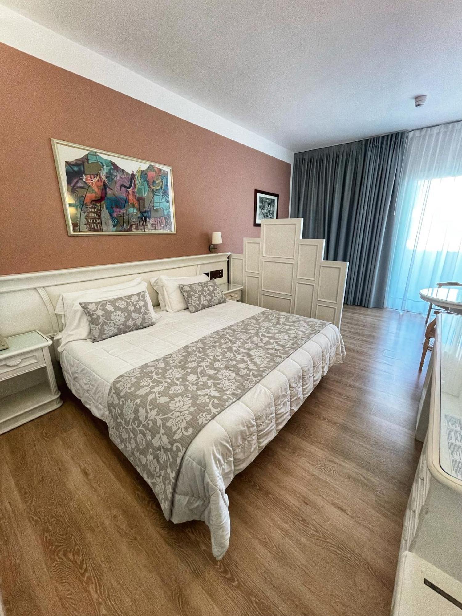 Park Hotel Cellini Лидо-ди-Езоло Экстерьер фото